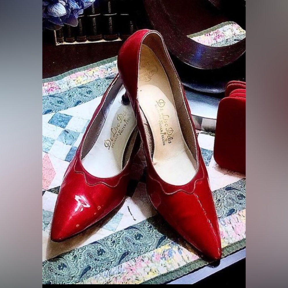 Vintage 1950’s -DeLiso Debs- Red Candy Apple stiletto heels- medium width